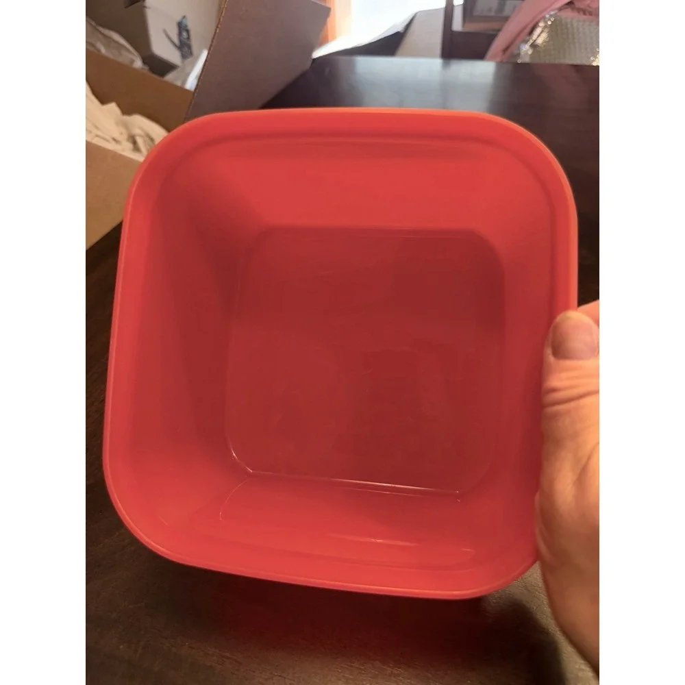 set of 2 Tupperware Stuffables 11 cup and 5 cup 16191-2 1620-3
